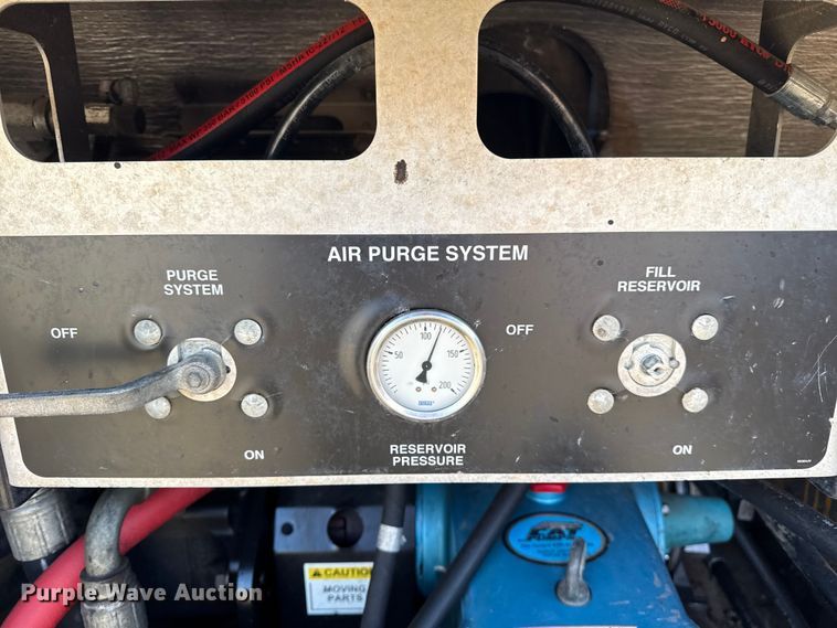 image for item EG1736 2013 Peterbilt 367 vacuum truck