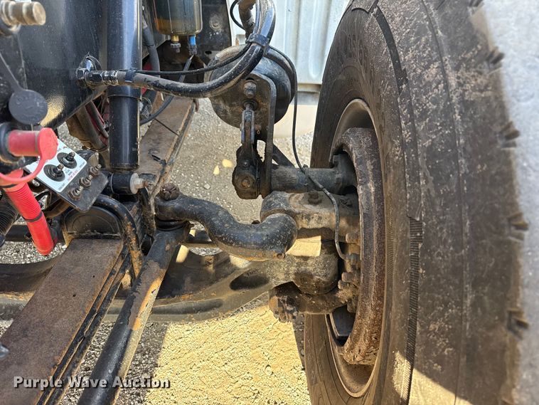 image for item EG1736 2013 Peterbilt 367 vacuum truck