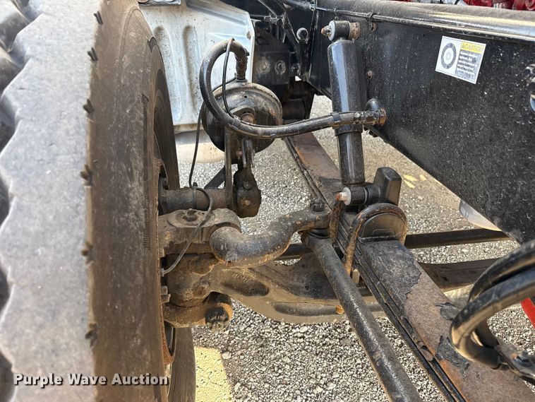 image for item EG1736 2013 Peterbilt 367 vacuum truck