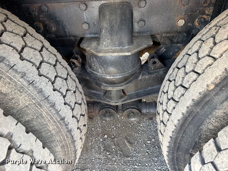 image for item EG1736 2013 Peterbilt 367 vacuum truck