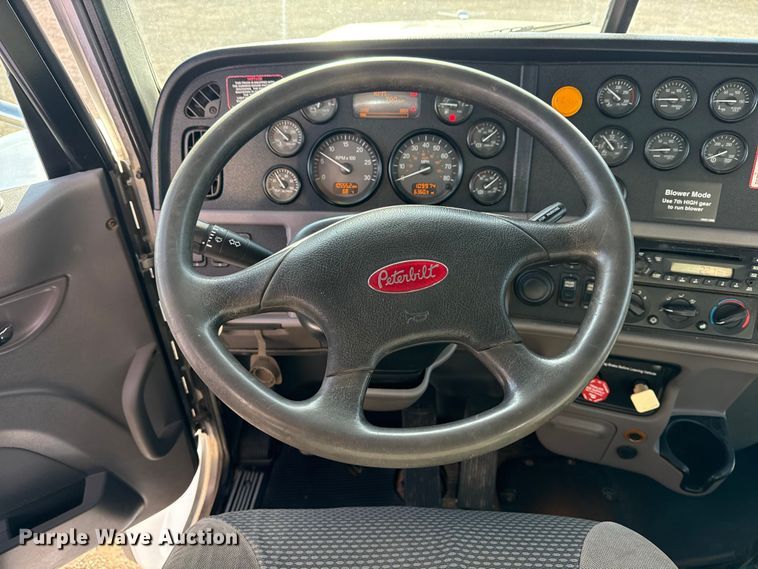 image for item EG1736 2013 Peterbilt 367 vacuum truck