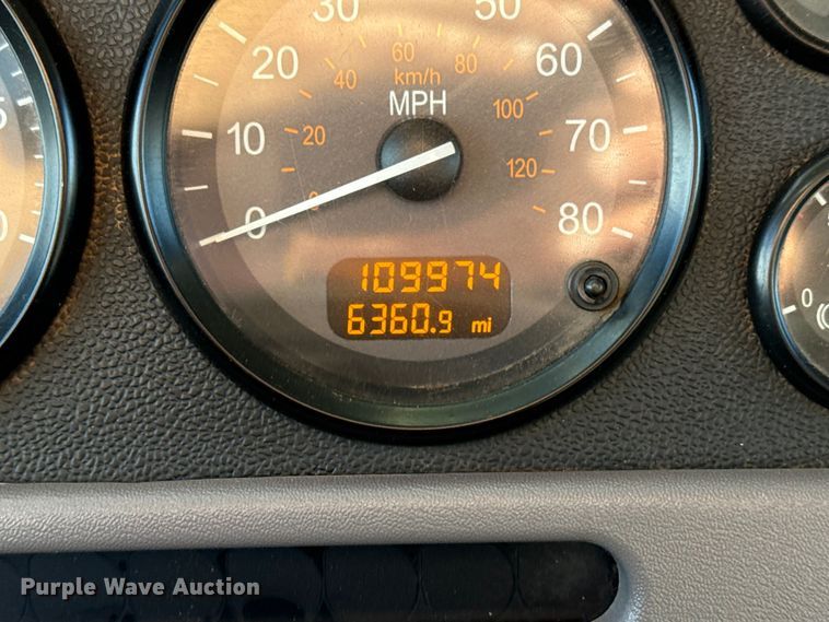 image for item EG1736 2013 Peterbilt 367 vacuum truck