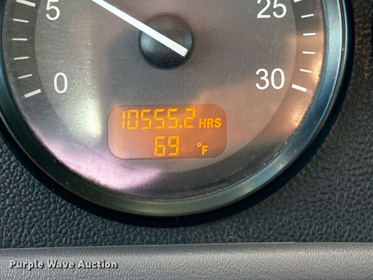 image for item EG1736 2013 Peterbilt 367 vacuum truck