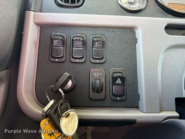 image for item EG1736 2013 Peterbilt 367 vacuum truck