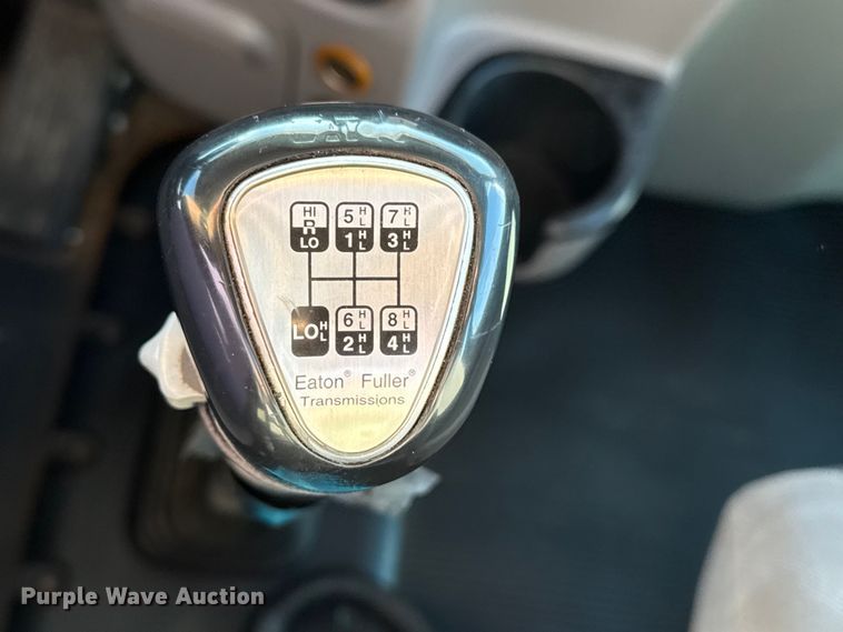 image for item EG1736 2013 Peterbilt 367 vacuum truck