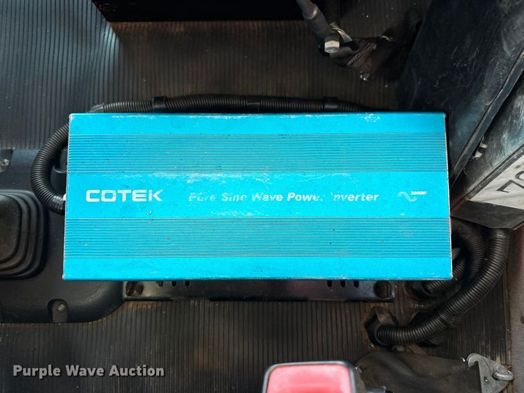 image for item EG1736 2013 Peterbilt 367 vacuum truck