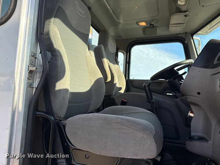 image for item EG1736 2013 Peterbilt 367 vacuum truck