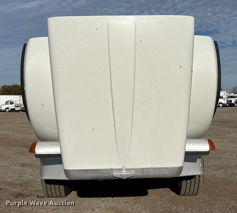 image for item EG1736 2013 Peterbilt 367 vacuum truck