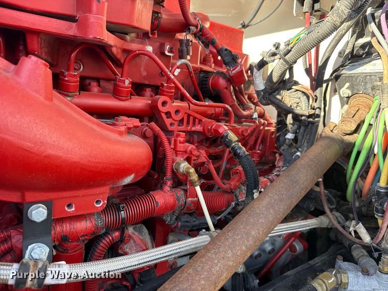 image for item EG1736 2013 Peterbilt 367 vacuum truck