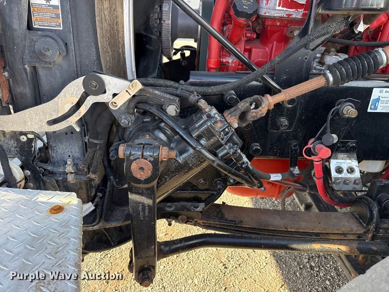 image for item EG1736 2013 Peterbilt 367 vacuum truck