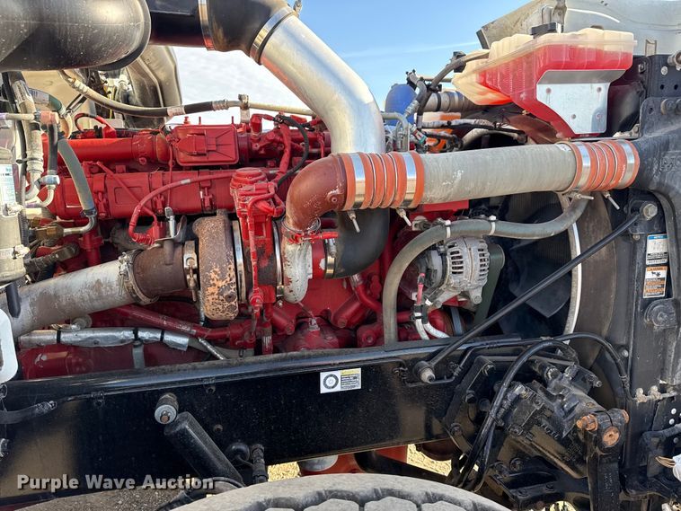 image for item EG1736 2013 Peterbilt 367 vacuum truck