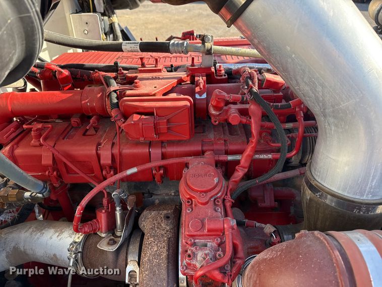 image for item EG1736 2013 Peterbilt 367 vacuum truck