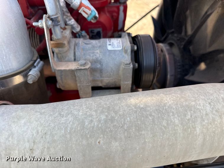 image for item EG1736 2013 Peterbilt 367 vacuum truck