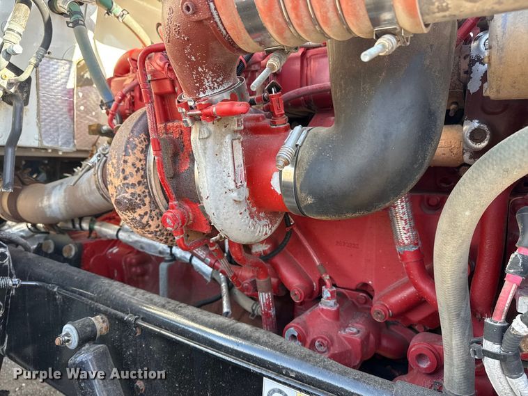 image for item EG1736 2013 Peterbilt 367 vacuum truck