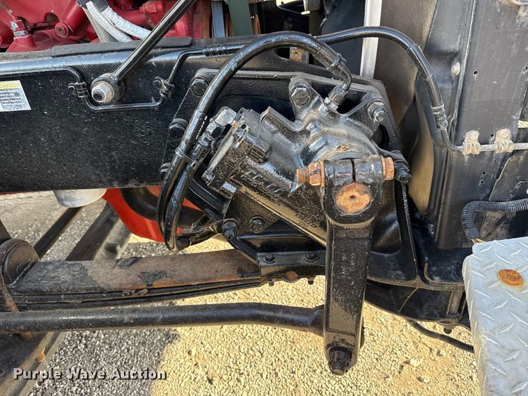 image for item EG1736 2013 Peterbilt 367 vacuum truck