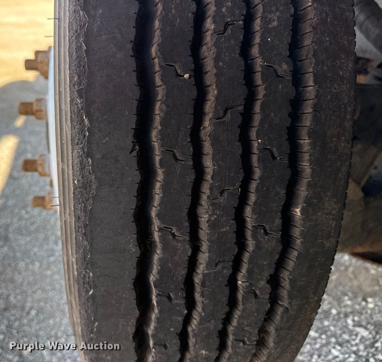 image for item EG1736 2013 Peterbilt 367 vacuum truck