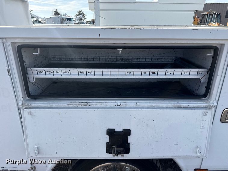 image for item EG1738 2015 Ford F450 Super Duty bucket truck