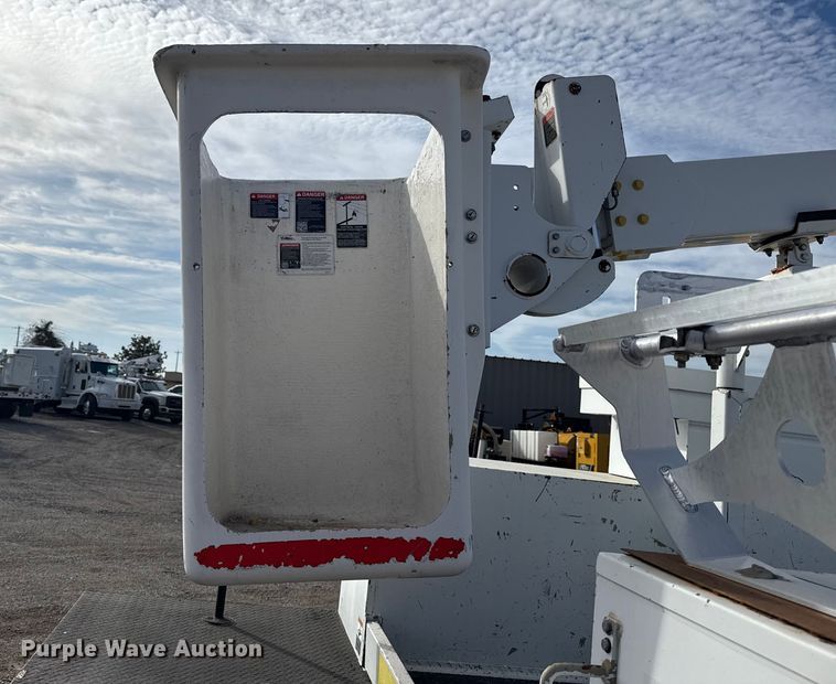 image for item EG1738 2015 Ford F450 Super Duty bucket truck