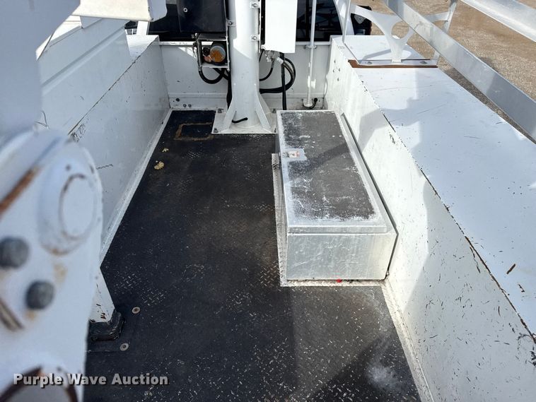 image for item EG1738 2015 Ford F450 Super Duty bucket truck