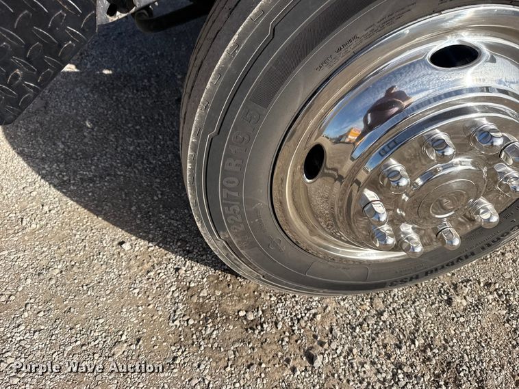 image for item EG1738 2015 Ford F450 Super Duty bucket truck