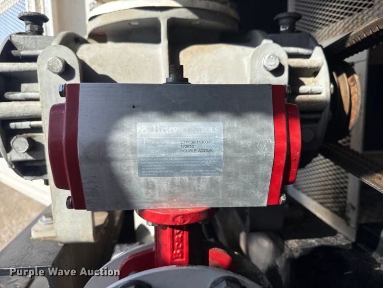 image for item EG1739 2013 International 4300 vacuum truck