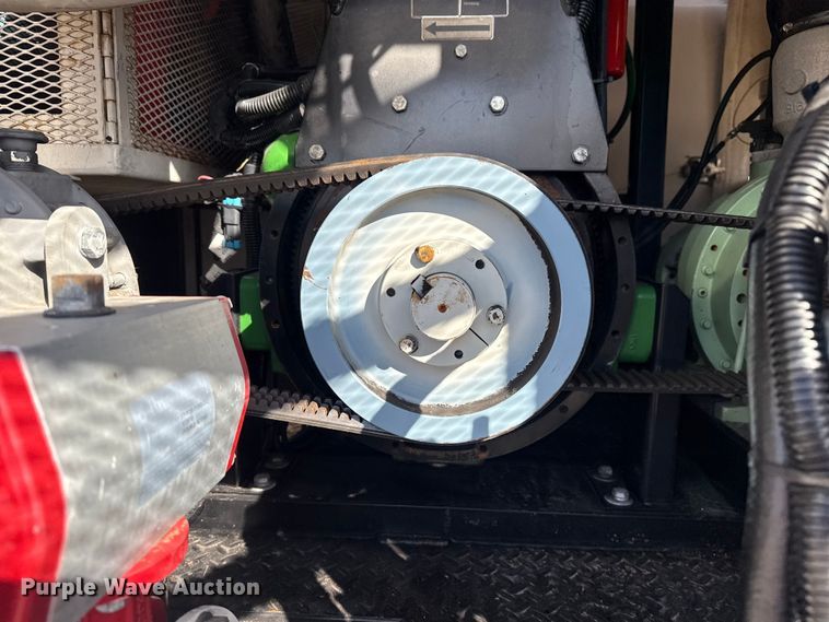 image for item EG1739 2013 International 4300 vacuum truck