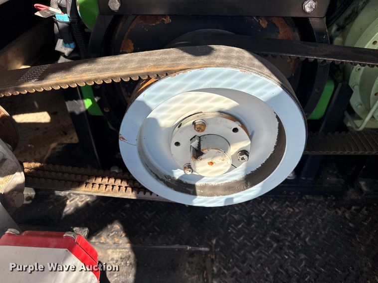 image for item EG1739 2013 International 4300 vacuum truck