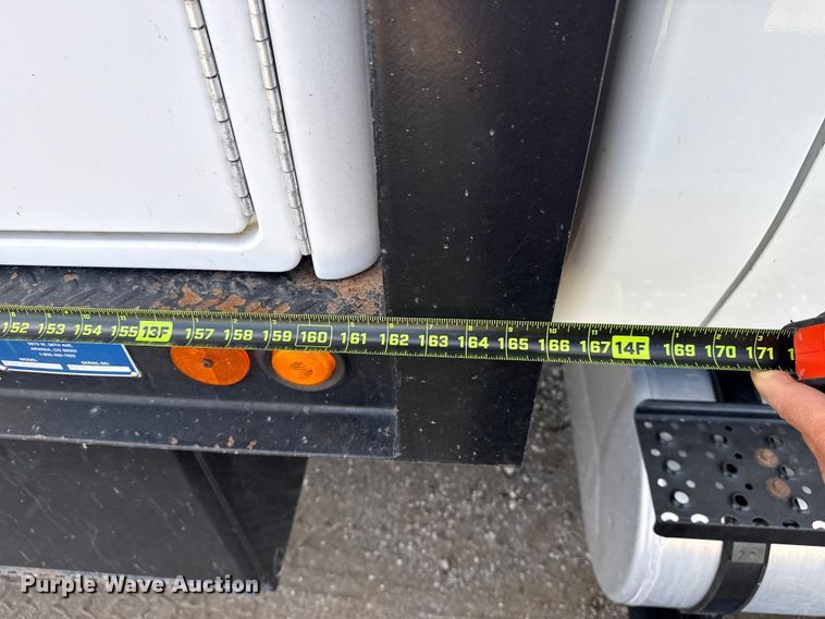 image for item EG1739 2013 International 4300 vacuum truck