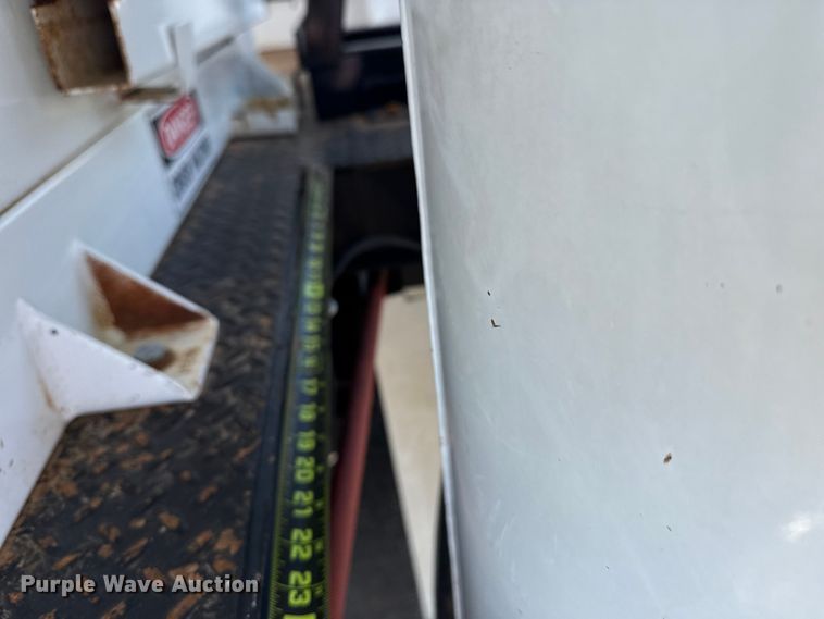 image for item EG1739 2013 International 4300 vacuum truck