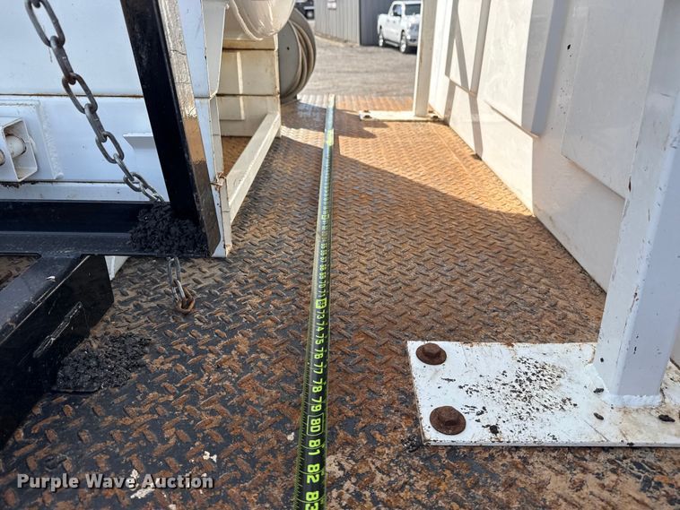 image for item EG1739 2013 International 4300 vacuum truck