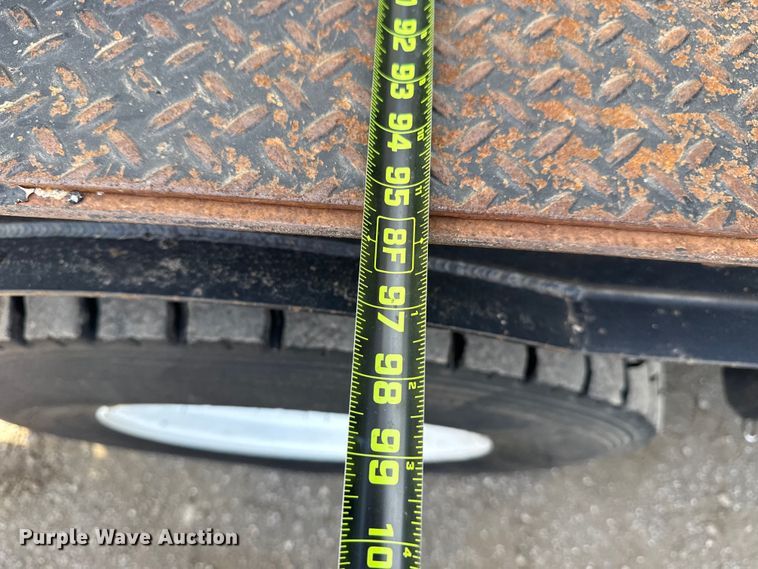 image for item EG1739 2013 International 4300 vacuum truck