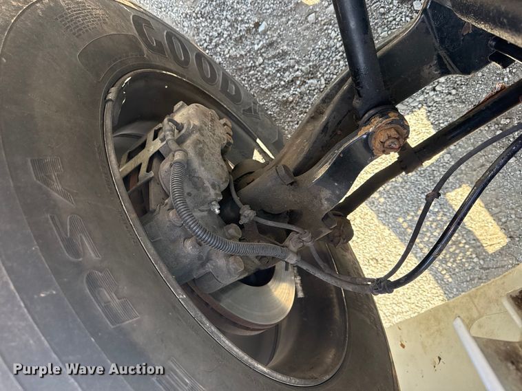 image for item EG1739 2013 International 4300 vacuum truck