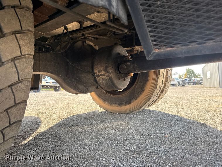 image for item EG1739 2013 International 4300 vacuum truck