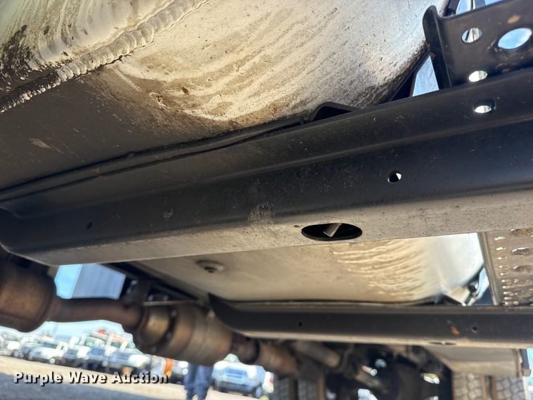 image for item EG1739 2013 International 4300 vacuum truck