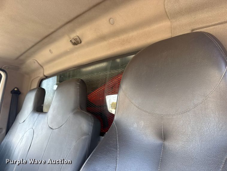 image for item EG1739 2013 International 4300 vacuum truck