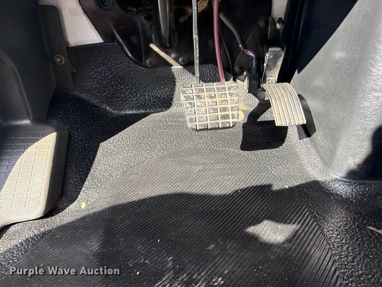 image for item EG1739 2013 International 4300 vacuum truck