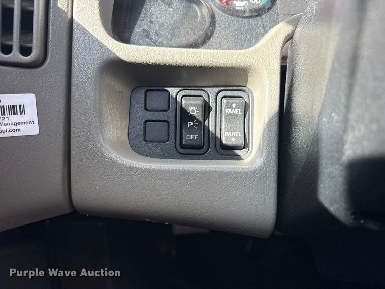 image for item EG1739 2013 International 4300 vacuum truck