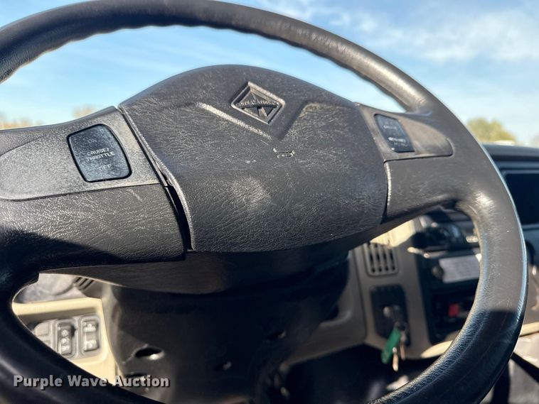 image for item EG1739 2013 International 4300 vacuum truck