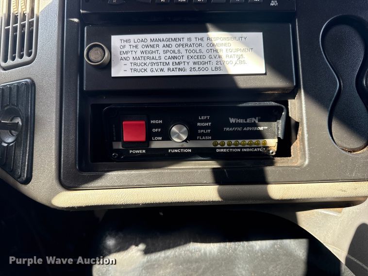 image for item EG1739 2013 International 4300 vacuum truck