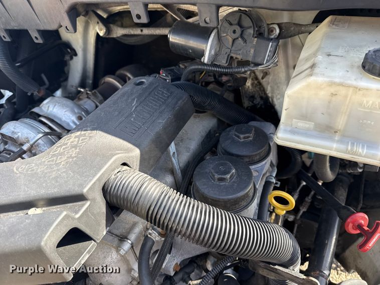 image for item EG1739 2013 International 4300 vacuum truck