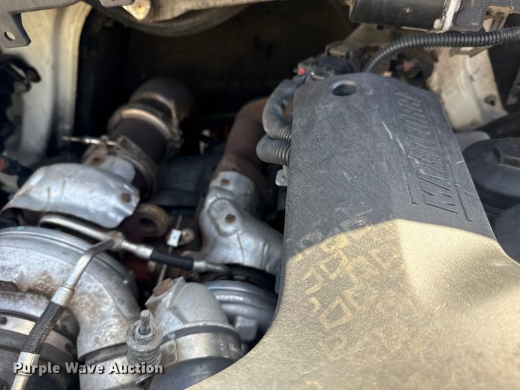 image for item EG1739 2013 International 4300 vacuum truck