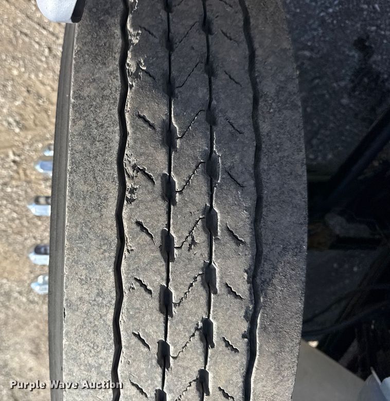 image for item EG1739 2013 International 4300 vacuum truck