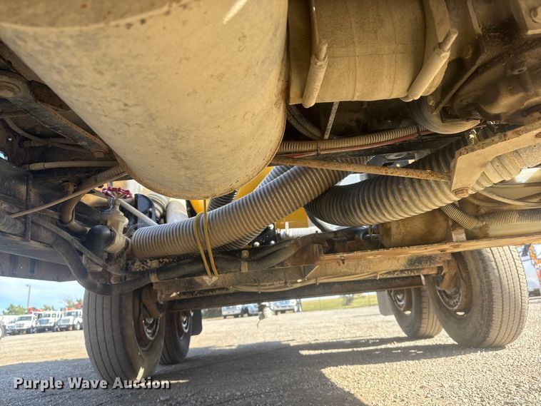 image for item EG1744 2022 Vermeer CV573SGT vacuum excavator