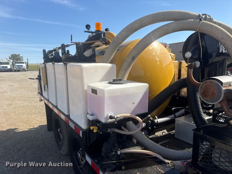 image for item EG1744 2022 Vermeer CV573SGT vacuum excavator