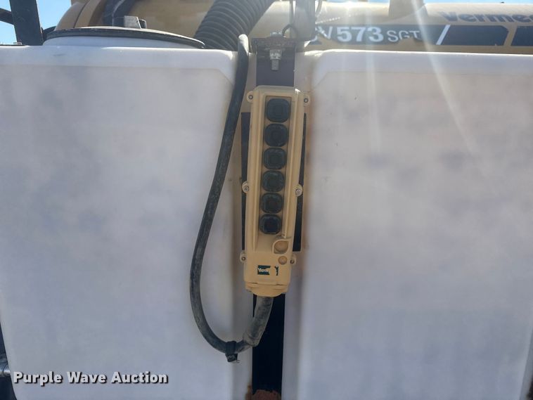 image for item EG1744 2022 Vermeer CV573SGT vacuum excavator