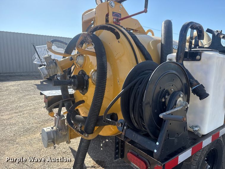 image for item EG1744 2022 Vermeer CV573SGT vacuum excavator