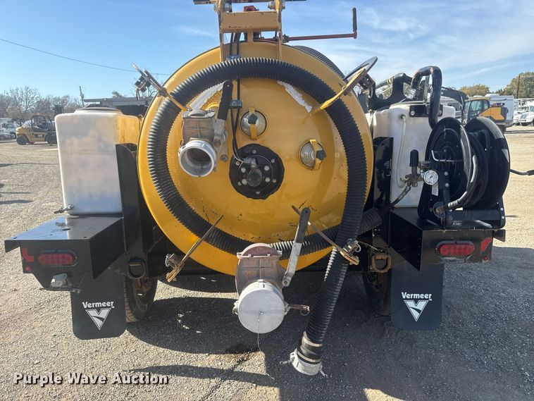 image for item EG1744 2022 Vermeer CV573SGT vacuum excavator