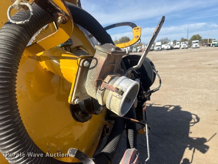 image for item EG1744 2022 Vermeer CV573SGT vacuum excavator