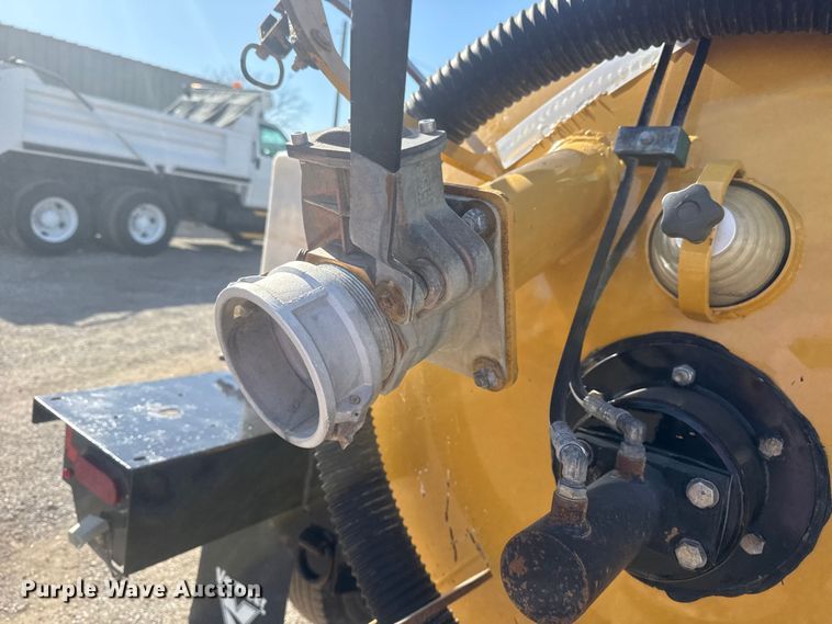 image for item EG1744 2022 Vermeer CV573SGT vacuum excavator