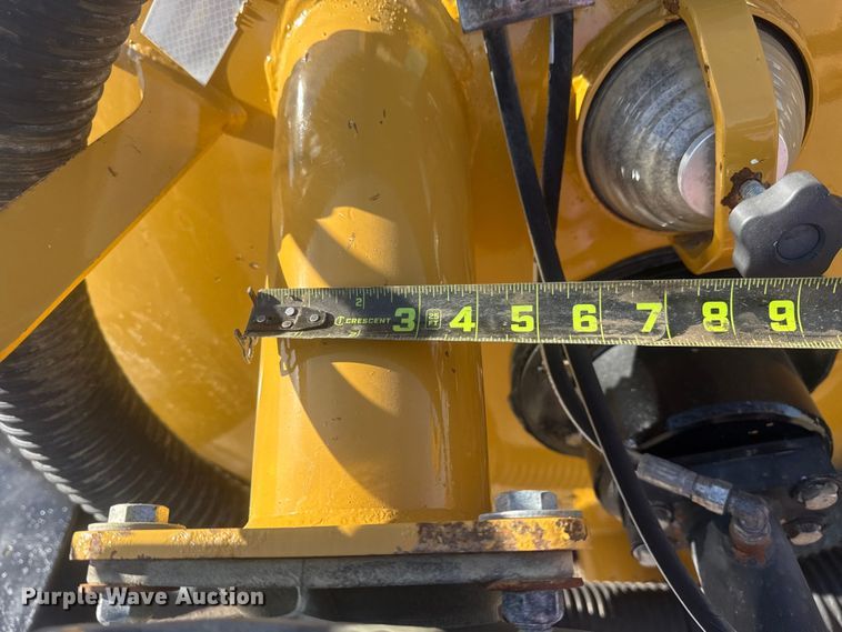 image for item EG1744 2022 Vermeer CV573SGT vacuum excavator